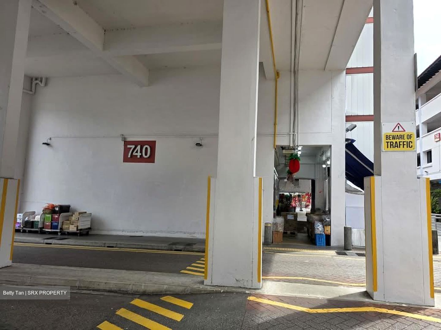 Bedok Reservoir Road (D16), Shop House #546337641